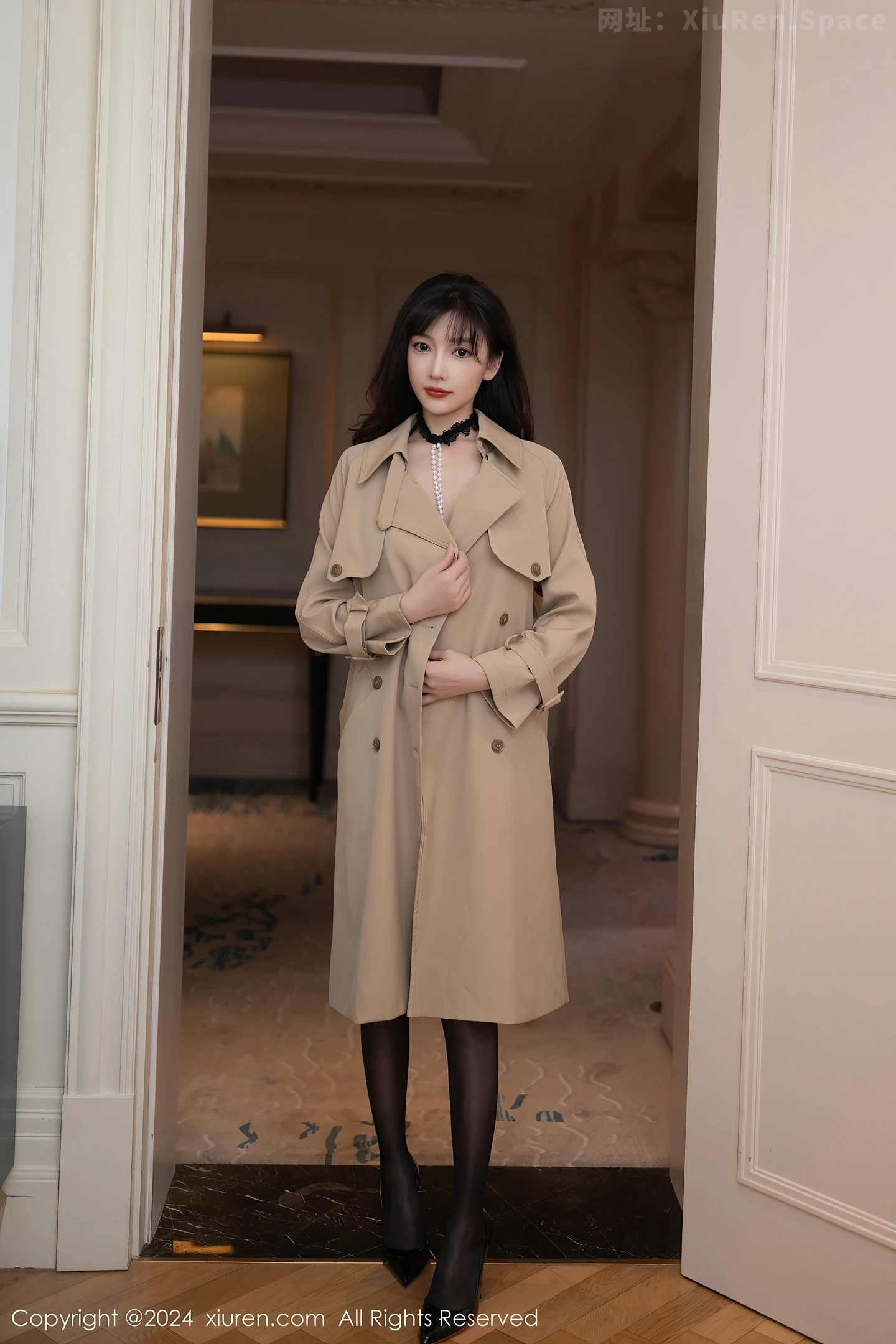 图片[4]-[XiuRen秀人网] VOL.9665 模特陆萱萱性感黑色情趣内衣配黑色丝袜秀曼妙身姿撩人诱惑写真80P-秀人网官方网站